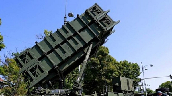 Спирането на доставките на оръжие за Украйна изненада много американски служители