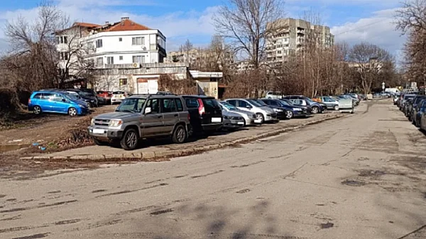 400 неправилно паркирани автомобила засне за 20 минути жител на „Люлин“