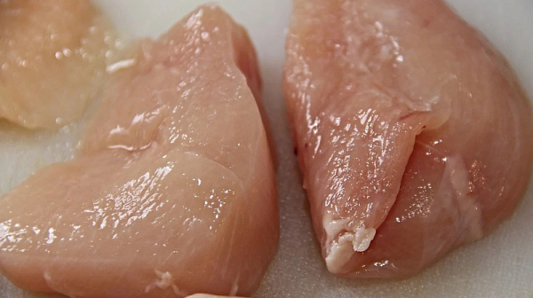 Пиле с вкус на салмонела: Откриха още заразено месо от Полша