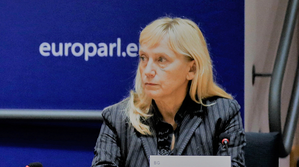 Елена Йончева: Докладът на ЕС показва болестта на България, лечението й ще започне с оставката на Борисов