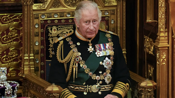 Под името Крал Чарлз III ще управлява най-големият син на кралица Елизабет