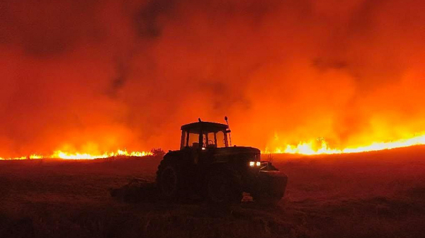Спешно се търсят доброволци за потушаване на пожара в село Опицвет