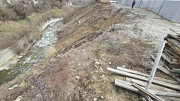 Бедствено положение в Смолян, свлачище застрашава къщи