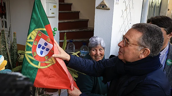 Кой ще е новият президент на Португалия? Социалист и краен консерватор отиват на балотаж