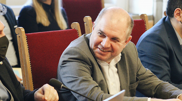 Владислав Панев пред Фрог: Шансът за нови избори не е за подценяване