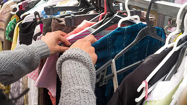 Търсенето на дрехи втора употреба нараства в САЩ: Защо се случва това?