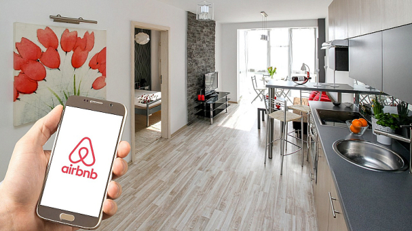 ЕК готви нови правила срещу Airbnb и Booking