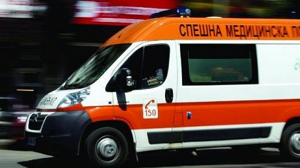 Жена почина, а двама са ранени при тежка катастрофа на пътя Гложене-Ябланица