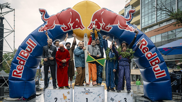 Над 9000 зрителя станаха част от Red Bull Soapbox Race 2024! Отбор “Амадео,Бе” спечели сърцата на публиката и журито