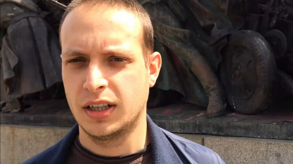 Журналист: Вместо тая масовка утре, Борисов да се включи с едно клипче от тойотата