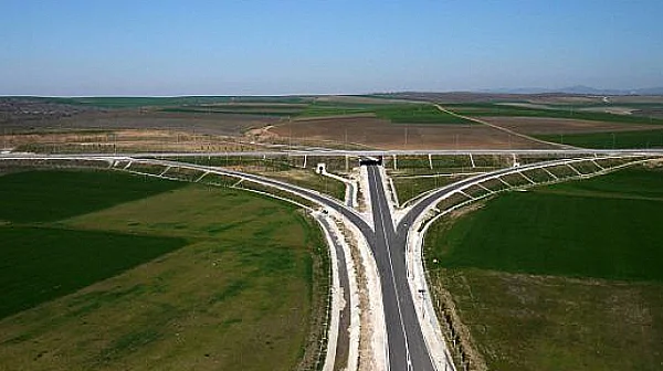 Регионалният министър: Некоординирани ремонти преди празниците свалиха шефа на АПИ