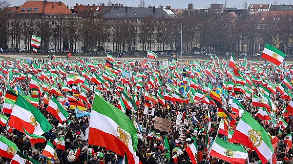 200 хиляди души в Мюнхен протестираха срещу иранските власти