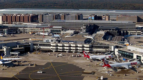 Сблъскаха се  два самолета на летището във Франкфурт