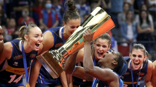Италия надви Сърбия спечели титлата на Европа по волейбол за жени