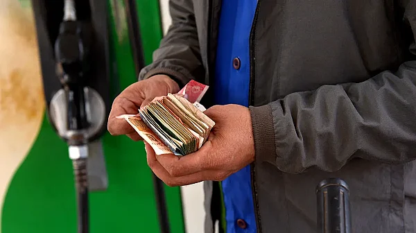 Войната в Иран разтърси световните пазари, петролът поскъпна с 14%