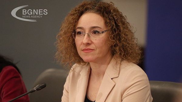 Министър Шалапатова: Решени сме да рестартираме демографското развитие на България
