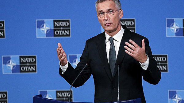 НАТО няма да влиза в Украйна и сменя името на мисията си там