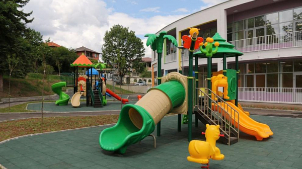 Ново райониране на детските градини облекчава родителите на неприети деца