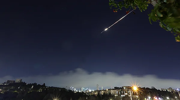 Нови ирански атаки в Израел, взривове и в Техеран