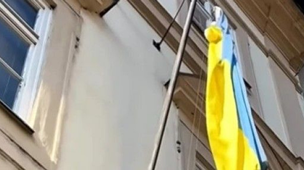 Шефът на чешкия парламент свали украинското знаме от фасадата на сградата
