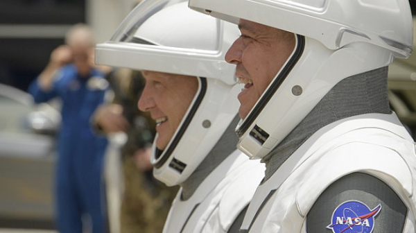 Двама българи са част от екипа, изстрелял SpaceX в космоса