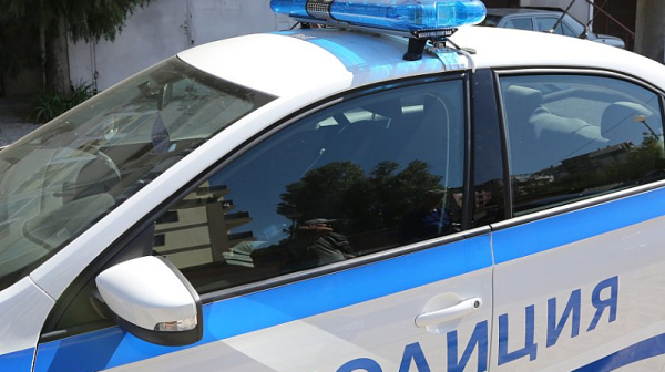 Пет полицейски екипа преследват пиян шофьор 100 километра