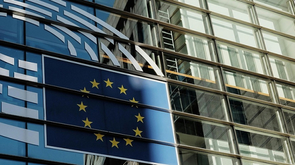 Държавите от ЕС ще трябва да плащат лихвите по общ заем за Украйна