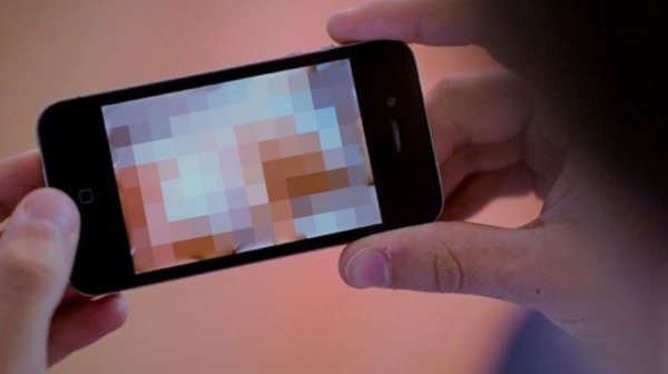 Задържаха мъж в София за порнографски материали с деца