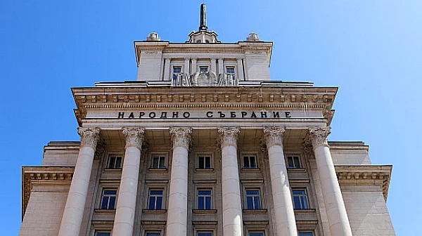 Смениха „лобизма“ с „представителство на интереси“: Правната комисия прие закона