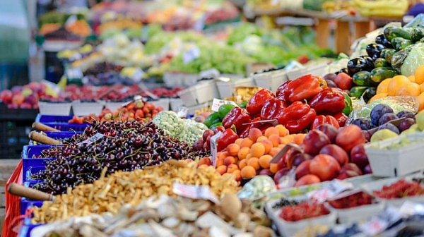 Разгорещен дебат между експерти за тавана на надценките при цените на храните