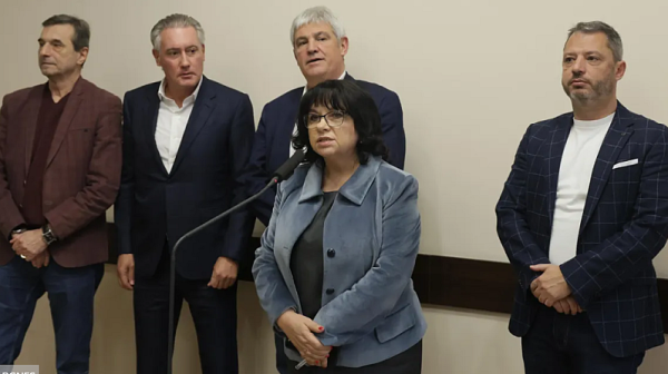 Петкова: Бюджетът остава – отлага се само процедурата