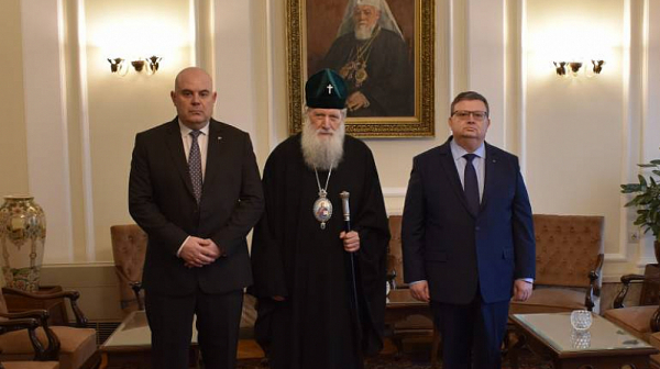 Не е виц! Цацаров и Гешев обсъдиха ”бъдещи съвместни действия” с патриарх Неофит
