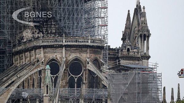 Франция с амбиции да отвори отново катедралата Нотр Дам в рамките на година