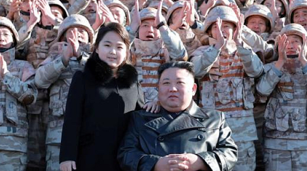 Следващият лидер на Северна Корея може да е жена. Вижте коя!