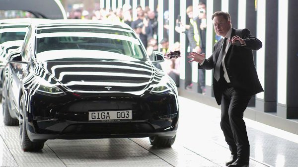 Европейците не купуват Tesla, китайските производители с рязък ръст на продажбите