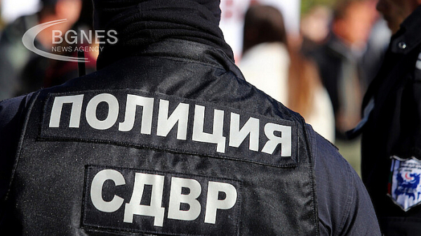 Закопчаха петима полицаи в София за укриване на престъпления