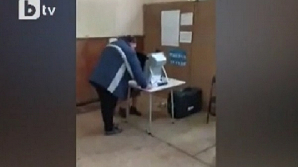Скандал във Враца заради съмнения за нарушаване тайната на вота