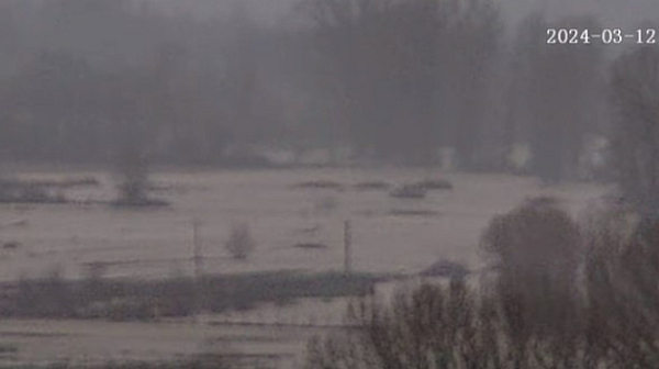 Гръмотевична буря и наводнения в Кърджалийско. Преляло е коритото на река Кирковска