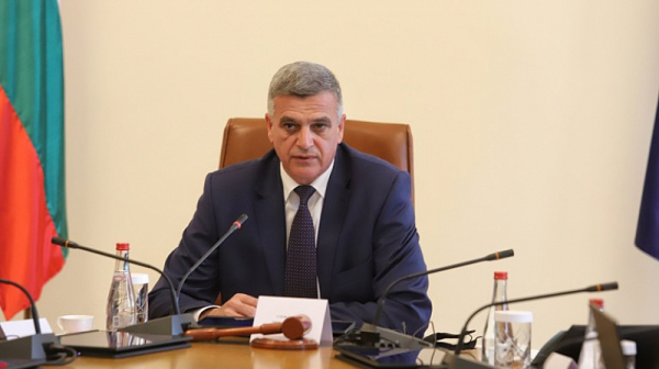 Премиерът Янев: Ще евакуираме българите от Афганистан