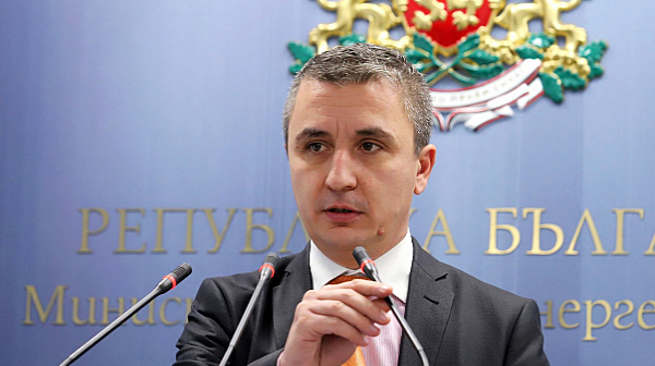 Министър Николов: Ще има допълнителна помощ и за битовите потребители на природен газ