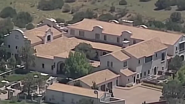 В Ню Мексико претърсват ранчото на Епстийн за заровени тела на момичета