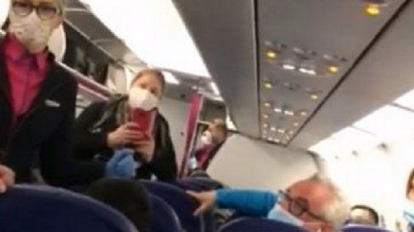 Скандал в самолета: Българи свалиха британски пътници заради COVID-19