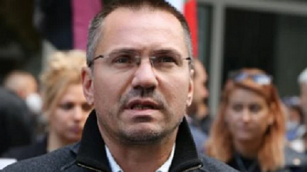 Джамбазки пак си показа рогата,  ВМРО опитаха да влязат с щурм в Министерството на енергетиката