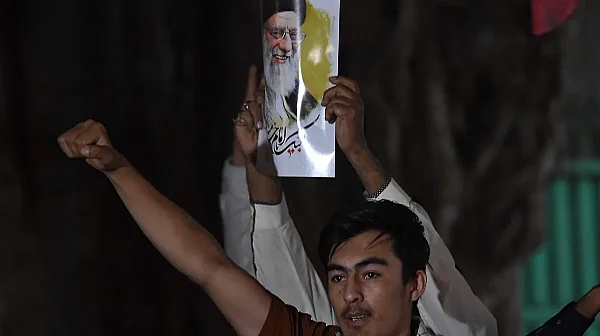 Иран удари енергийни обекти в Залива и заплаши с пълно унищожение