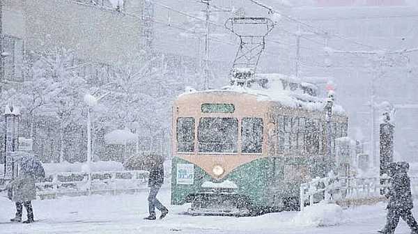 Пътищата към Витоша са отворени, градският транспорт в София се движи