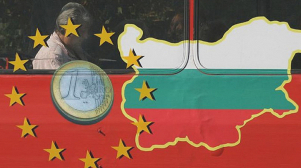 Блумбърг: Защо на България ще й е трудно да приеме еврото до 2024?
