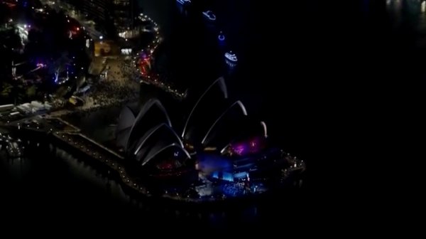 С фойерверки и ритуали някои места по света посрещнаха 2026 година