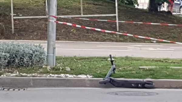 Париж забранява движението на електрически тротинетки по улиците на града