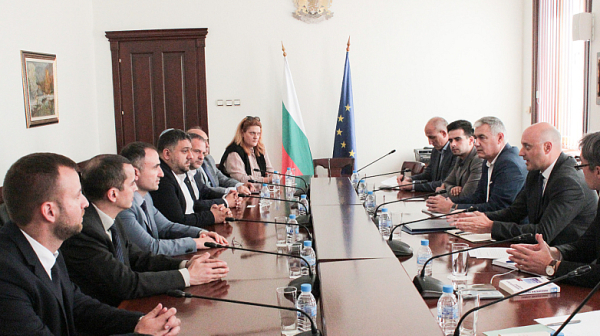 Министър Славов обсъди с представители на еврейската общност в България мерки против антисемитизма