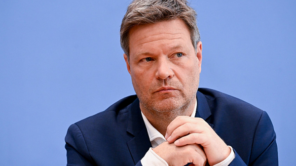 350 млрд. долара ще са нужни на Украйна след войната, прогнозира германският министър на икономиката